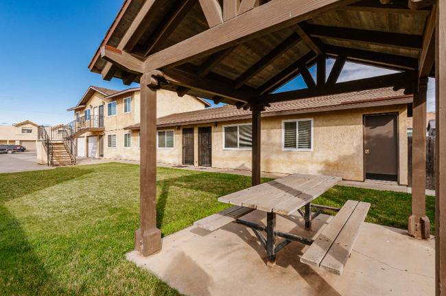316 E Bunny Ave