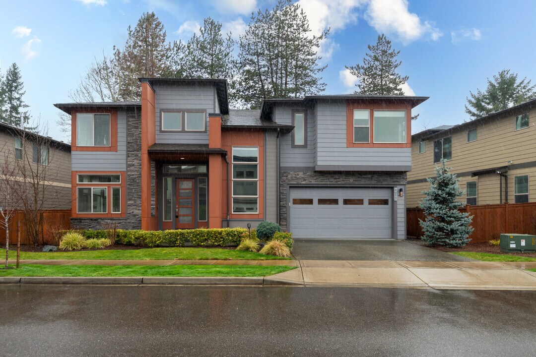 4077 233rd Pl SE in Sammamish, WA - Building Photo