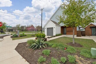 3600 Clary Wy in Austin, TX - Building Photo - Building Photo