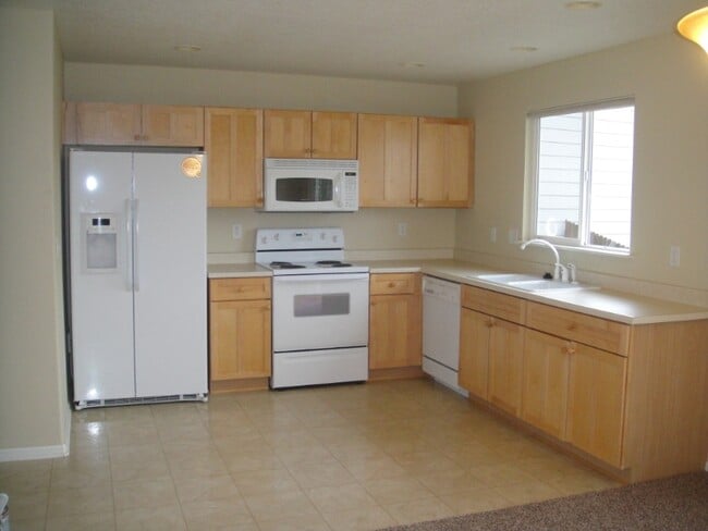 1846 Twin Lakes Cir in Loveland, CO - Building Photo - Building Photo