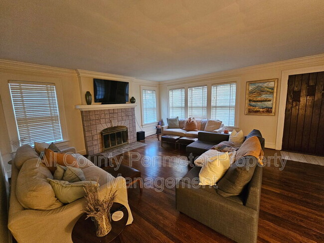 245 Lindbergh Drive NE in Atlanta, GA - Building Photo - Building Photo