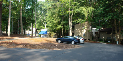 Pinnacle Apartments in Raleigh, NC - Foto de edificio - Building Photo