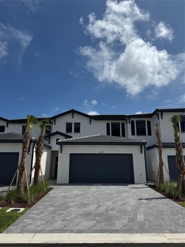 property at 3008 Park Pl