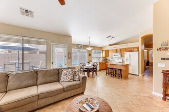 43854 W Cahill Dr in Maricopa, AZ - Building Photo - Building Photo