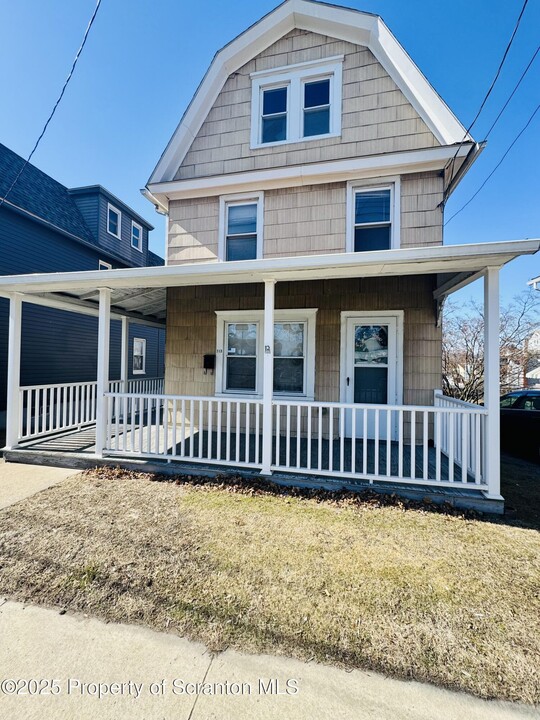 713 Hazle St in Wilkes-Barre, PA - Building Photo