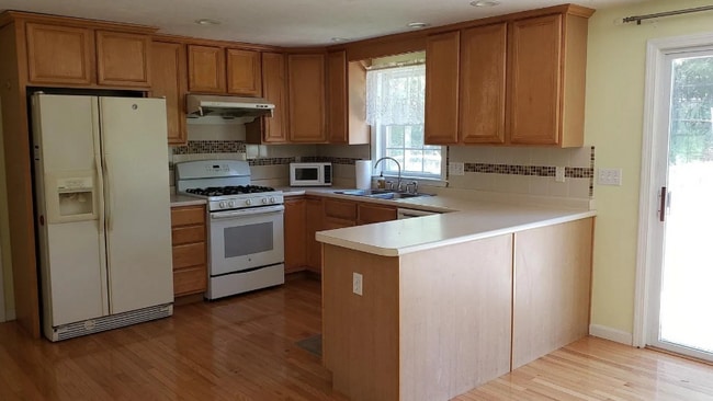 4 Morrison Ln in Westford, MA - Building Photo - Building Photo