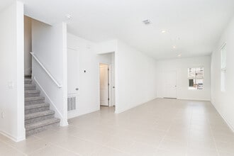 2618 Skyline Loop in Poinciana, FL - Foto de edificio - Building Photo