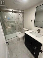 198 Camellia Cres in Oakville, ON - Building Photo - Building Photo