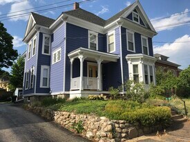 322 Pearl St, Unit North End 2 bedroom in Manchester, NH - Building Photo