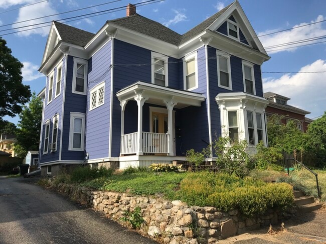 322 Pearl St, Unit North End 2 bedroom