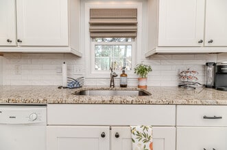 260 E Connecticut Ave in Southern Pines, NC - Building Photo - Building Photo