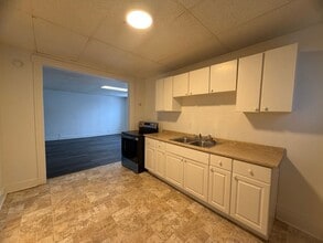 1208 City St in Utica, NY - Foto de edificio - Building Photo