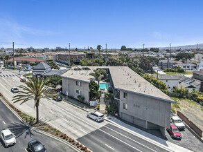 Redondo Apartments in Redondo Beach, CA - Building Photo - Building Photo