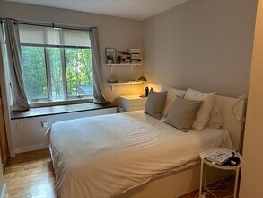 33 Grove St in Boston, MA - Building Photo - Building Photo