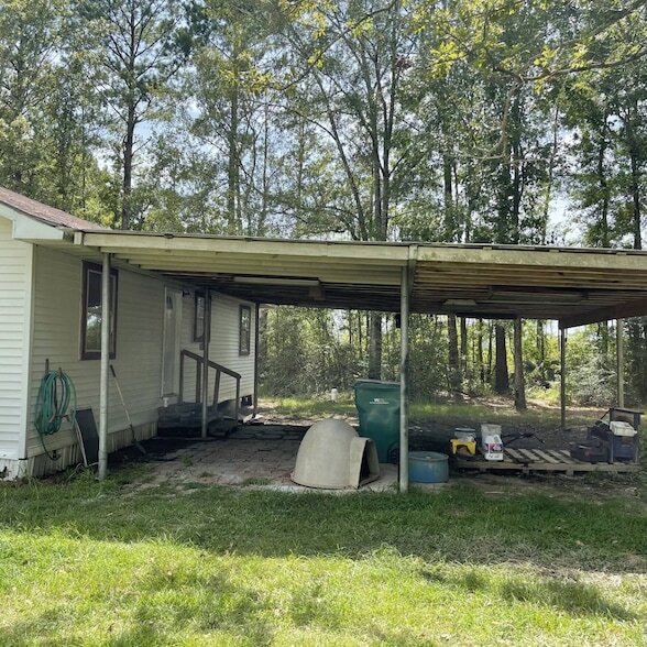 20455 Perrilloux Rd in Livingston, LA - Building Photo - Building Photo