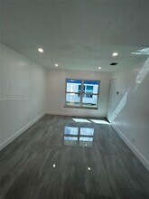 309 Lewis Ln in Dania Beach, FL - Building Photo - Building Photo