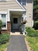 20 Janet Cir, Unit 20k in Bridgeport, CT - Building Photo