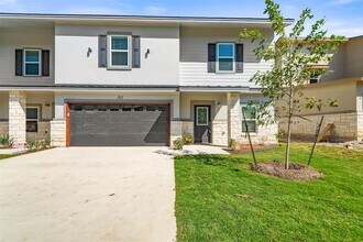 2105 Tiger Trail, Unit 103 in Round Rock, TX - Building Photo - Building Photo