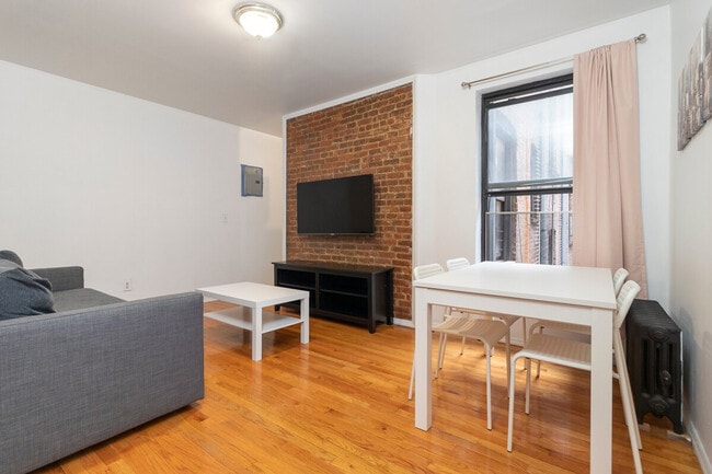 309-311-311 E 95th St