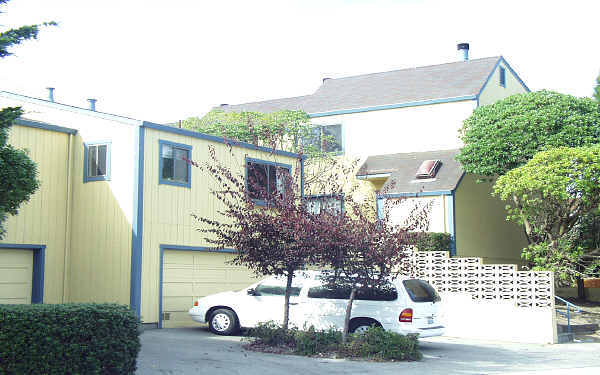 200 Pilarcitos Ave in Half Moon Bay, CA - Building Photo - Building Photo