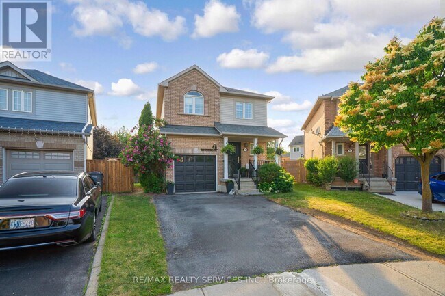 46 Oakmeadow Dr in Brampton, ON - Building Photo - Building Photo