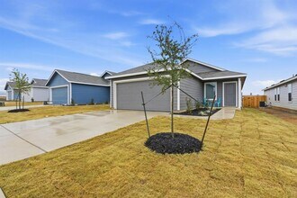 511 Paris St in Maxwell, TX - Building Photo - Building Photo