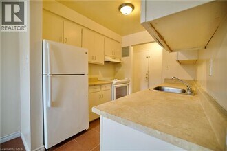 223 Heiman St in Kitchener, ON - Building Photo - Building Photo