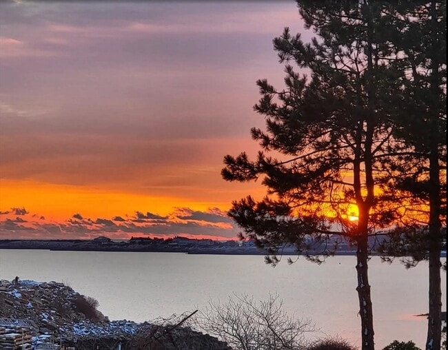 46 Granite St in Rockport, MA - Building Photo - Building Photo