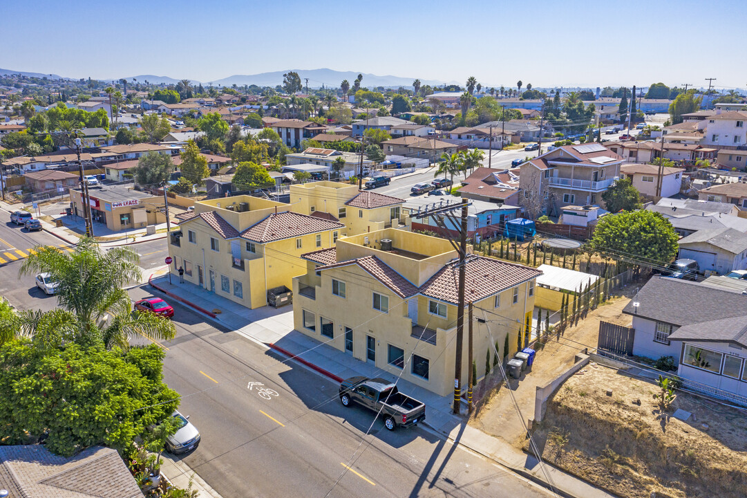 2752-56 E 18th St in National City, CA - Building Photo