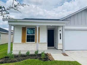 107 Bering Dr in Huntsville, TX - Building Photo - Building Photo