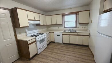 801 Antler Dr in Middlebury, IN - Building Photo - Building Photo