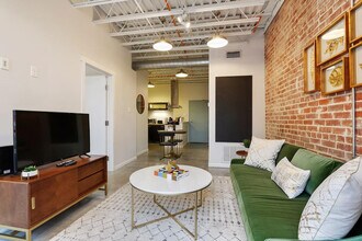 928 Camp St in New Orleans, LA - Building Photo - Building Photo