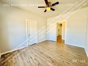 1602 W Craig Pl in San Antonio, TX - Building Photo - Building Photo