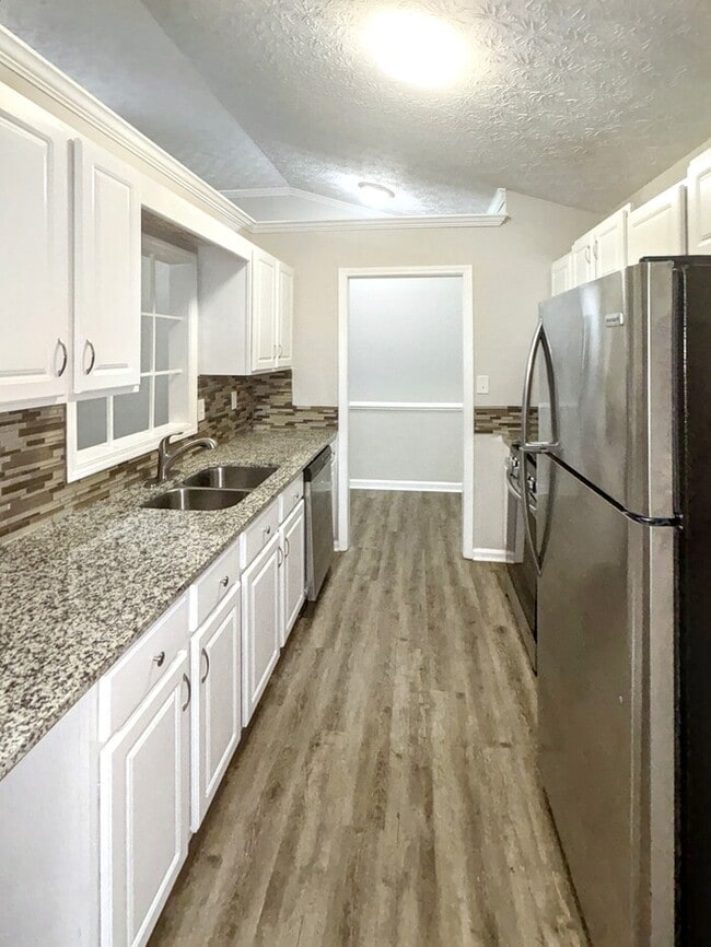 145 Waters Edge Dr in Locust Grove, GA - Building Photo - Building Photo