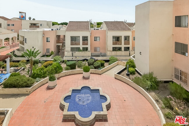 property at 1118 Valencia St