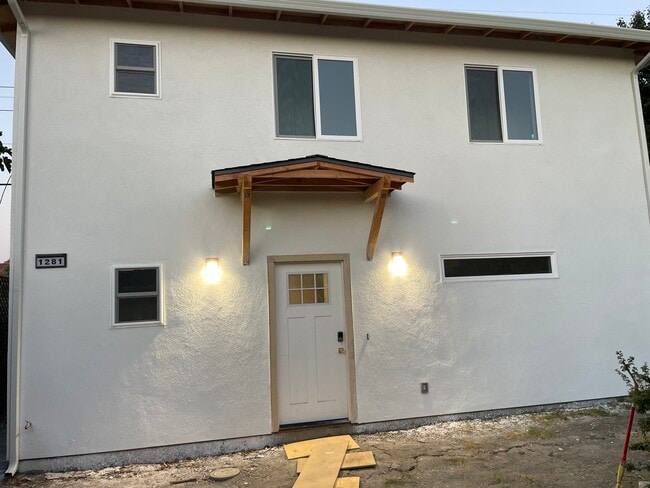 1279 Las Palmas Dr in Santa Clara, CA - Foto de edificio - Building Photo