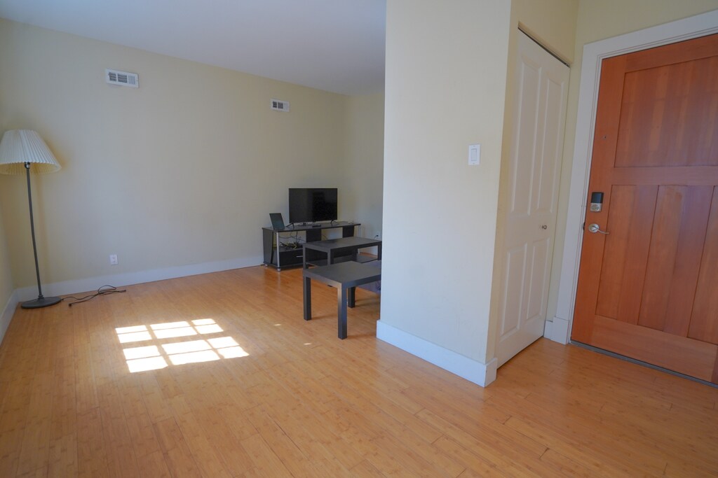 611 Westgate Ave, Unit A in University City, MO - Foto de edificio