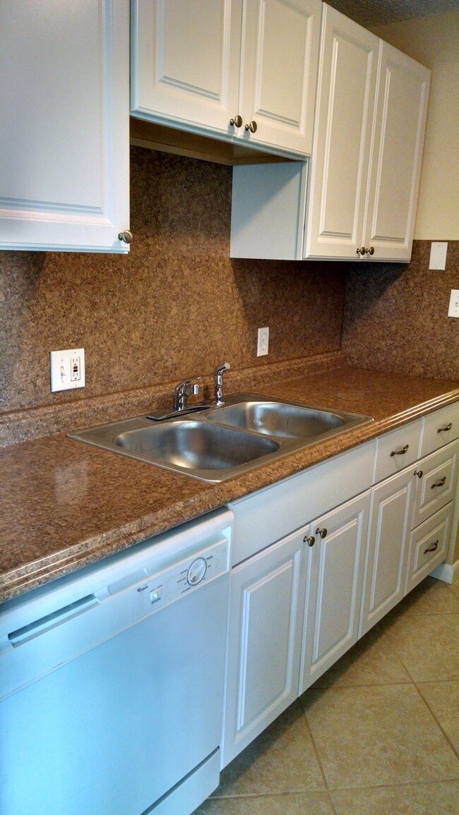 4934 Hazner St, Unit 4934 in New Port Richey, FL - Building Photo - Building Photo