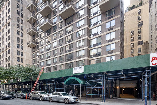 Park Regis in New York, NY - Foto de edificio - Building Photo