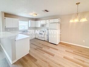 4021 E Louisiana Ave in Tampa, FL - Building Photo - Building Photo