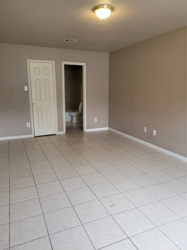 property at 4611 Knoxville St