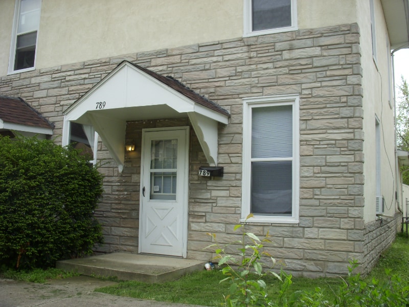789 Walnut St in Nelsonville, OH - Foto de edificio