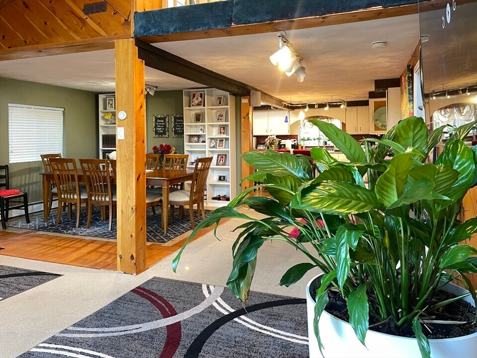 26 Pelham St in Billerica, MA - Building Photo