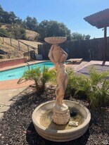 308 Toscana Cir in Cloverdale, CA - Building Photo