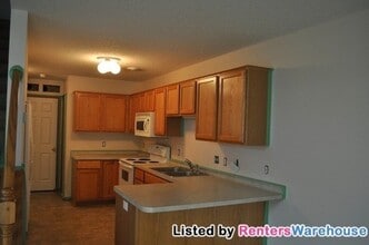 2457 Yellowstone Dr in Hastings, MN - Foto de edificio - Building Photo