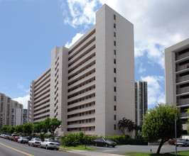 Fairway Gardens in Honolulu, HI - Building Photo - Building Photo