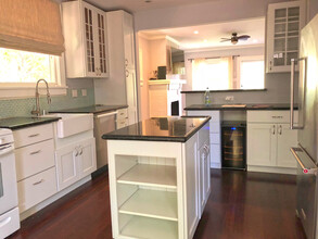 7 Hillcrest Ave in Larkspur, CA - Building Photo - Interior Photo