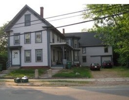 337 Portland St in Rochester, NH - Building Photo