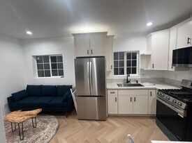 6908 Royer Ave in West Hills, CA - Building Photo