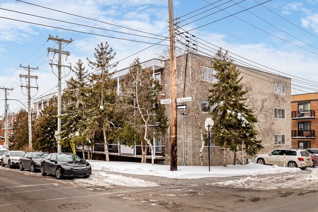 3955 Saint-Kevin in Montréal, QC - Building Photo - Building Photo